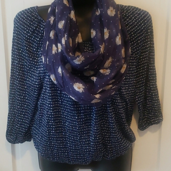 Charlotte Russe | Navy Blue Daisy | Infinity Scarf - Picture 1 of 1